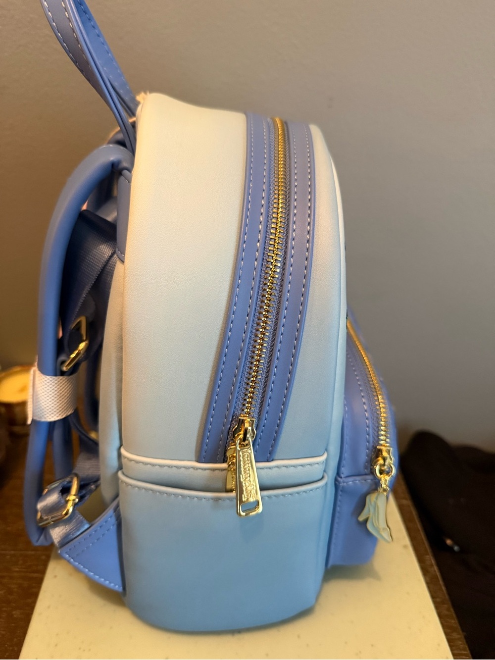 Disney x Loungefly Cinderella Pumpkin Carriage Mini Backpack - Light Blue - Picture 4 of 8